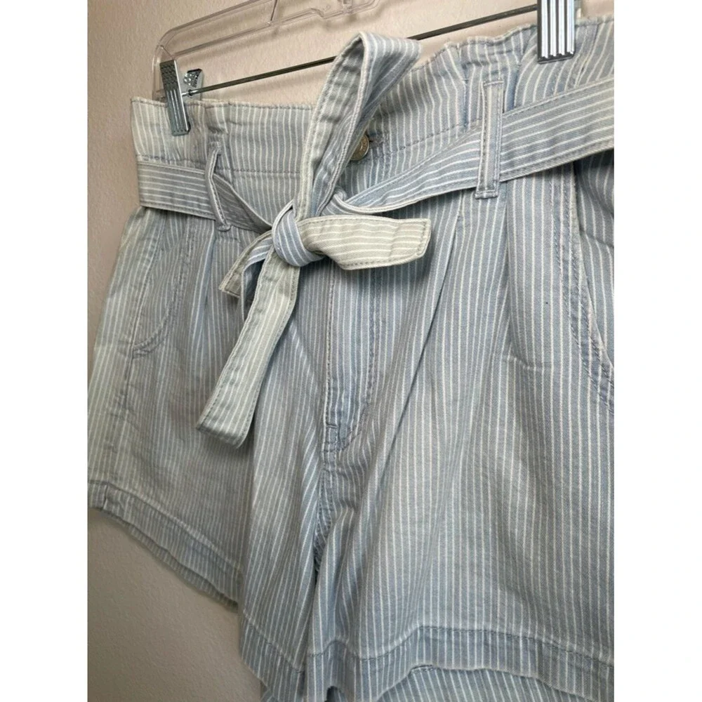 NWT American Eagle Mom Shorts - 6 Blue White Stripe Paperbag (FLAWED)